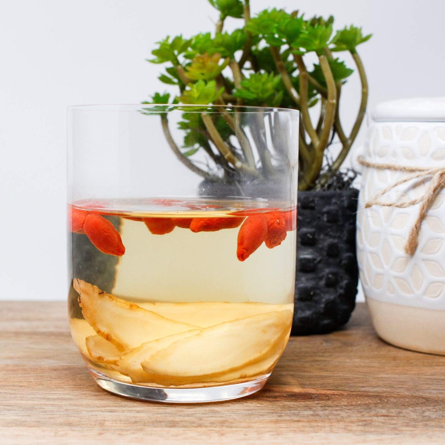 2 Boxes of American Ginseng Slices from Wisconsin,American Wisconsin Ginseng Slices Root for Tea, Energy for Men Women Mental Health Boosts Immunity, Gluten Free, Long Strip 2Boxes of 4oz, 8oz